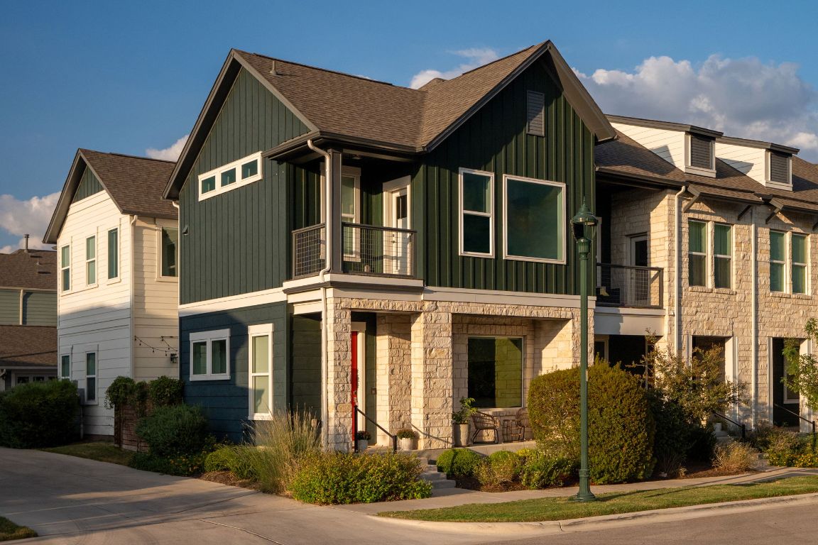 2508 Robert Browning St